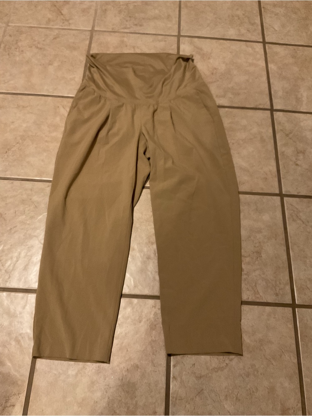 Women’s Old Navy Khaki Maternity Pants Size Large